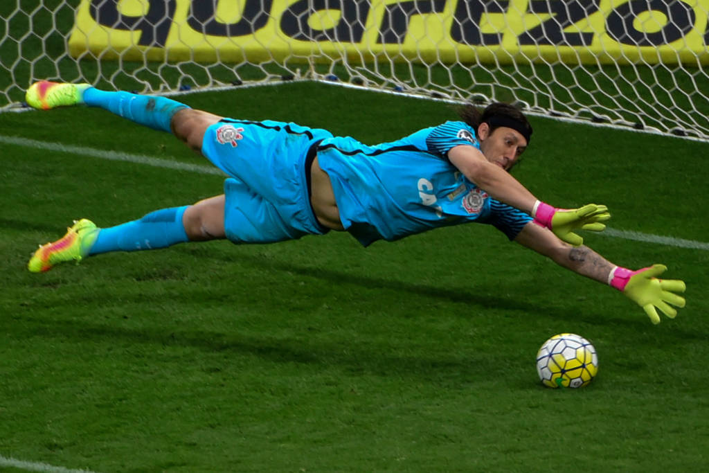 O maior goleiro da hist&oacute;ria do Corinthians faz 33 anos