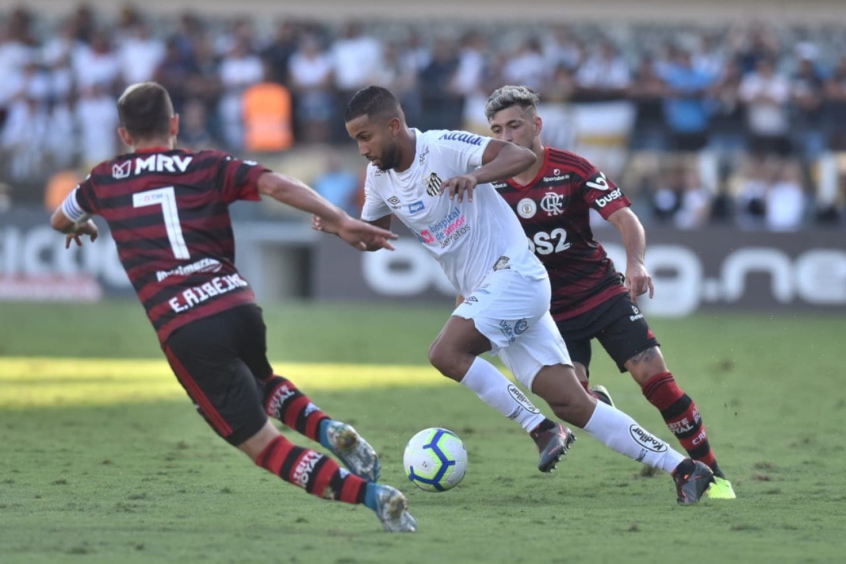 Gr&ecirc;mio inicia contato para contratar o lateral-esquerdo Jorge
