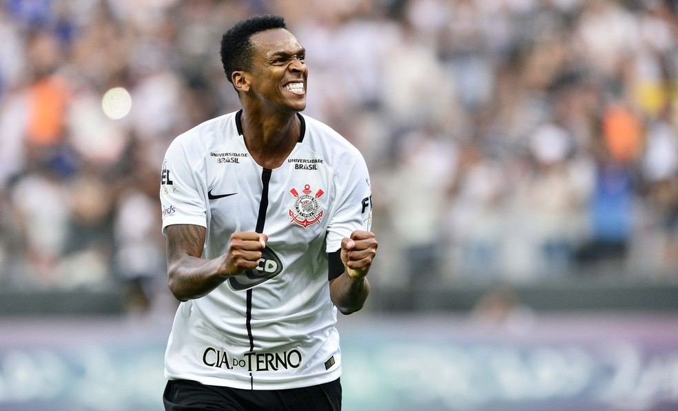 Ewerthon, ex- Corinthians v&ecirc; volta do atacante J&ocirc; como reposi&ccedil;&atilde;o de Love