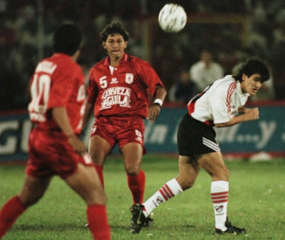 Ariel Ortega se aposentava h&aacute; 7 anos do futebol