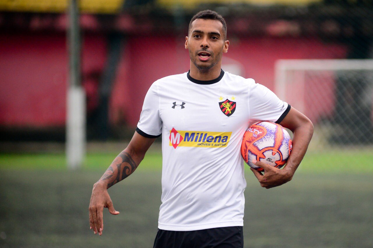 Elton Brand&atilde;o, o homem gol, completa mais um ano de vida