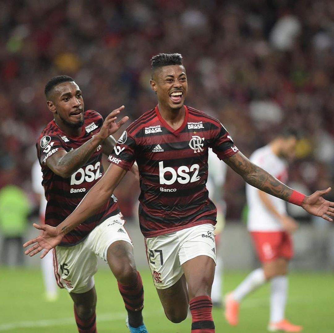 Marcos Braz abre o jogo sobre ida de Gerson e Bruno Henrique ao Benfica