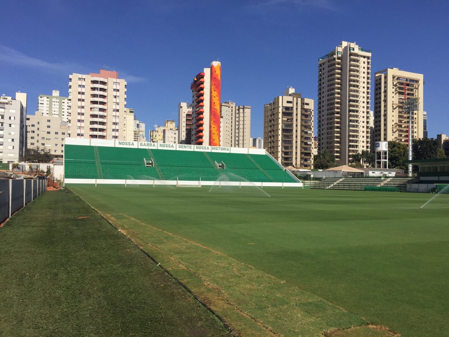 Goiás tenta levar jogo contra São Paulo para novo estádio