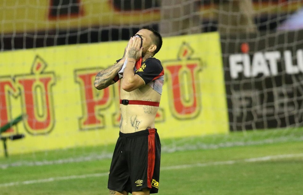 Sport &eacute; eliminado do Pernambucano e vira alvo de zoa&ccedil;&otilde;es nas redes sociais