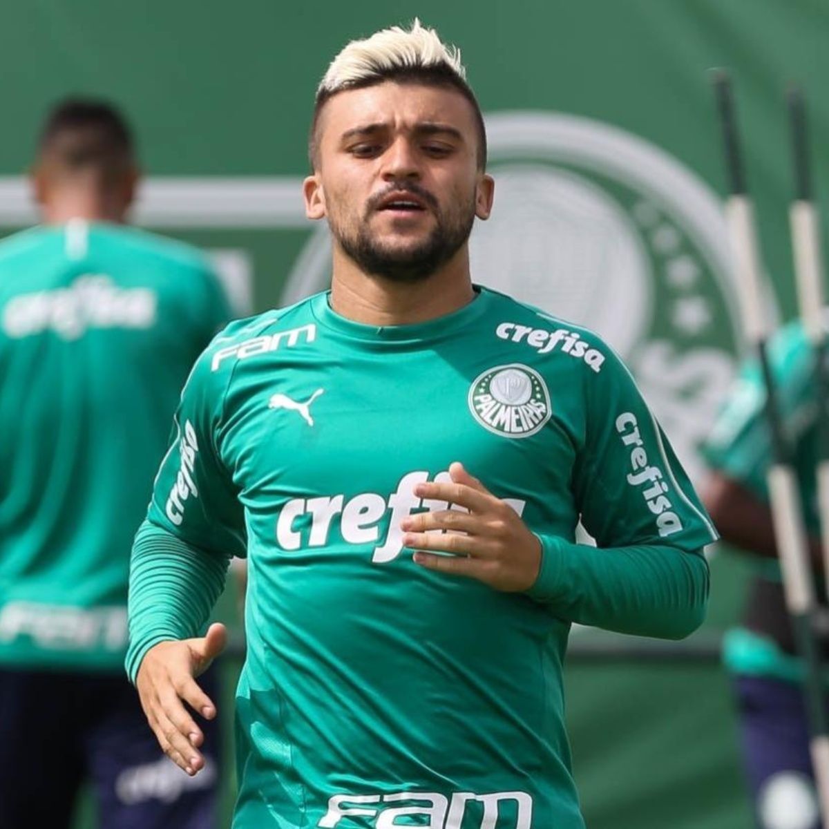 Botafogo mira Victor Luís e mais dois jogadores