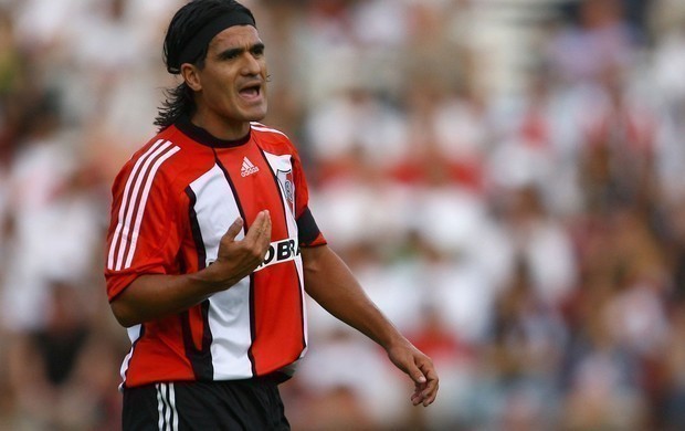 Ariel Ortega se aposentava h&aacute; 7 anos do futebol