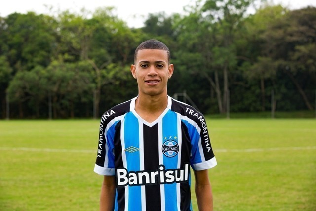 Do sonho à realidade: Meia Patrick relembra estreia com a camisa do Grêmio em 2017