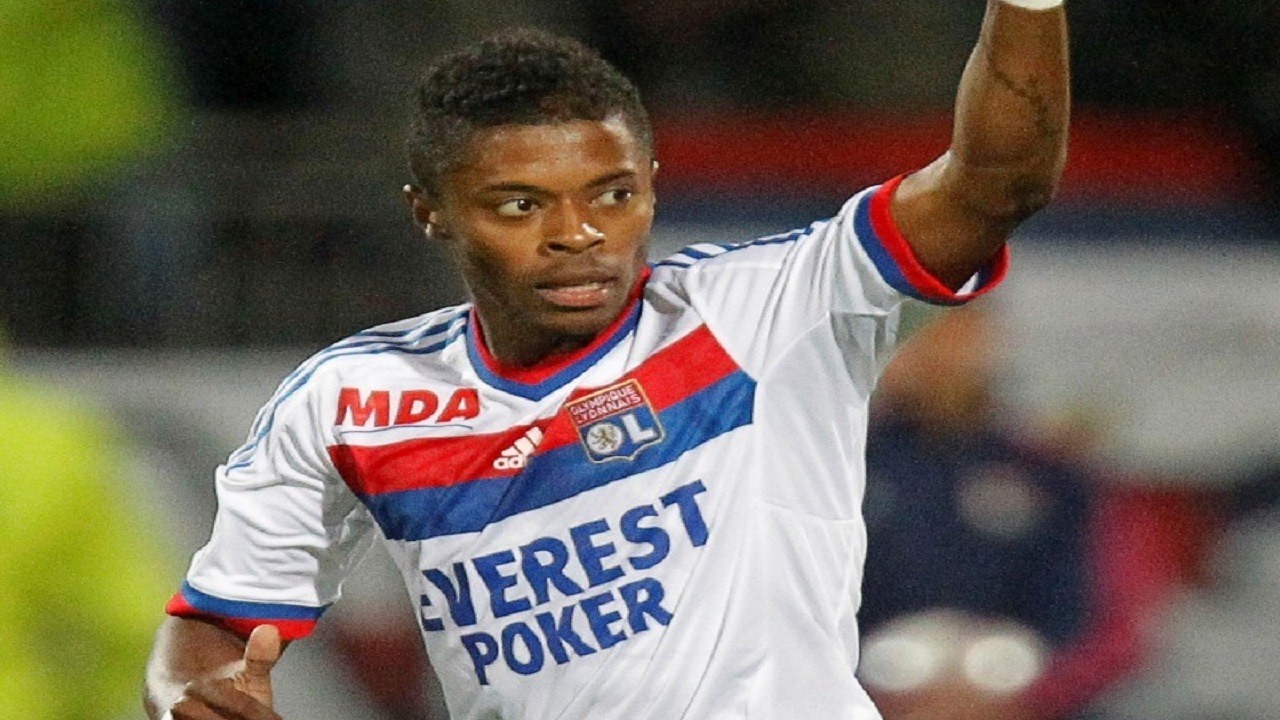 Michel Bastos, o jogador recém aposentado, completa 37 anos