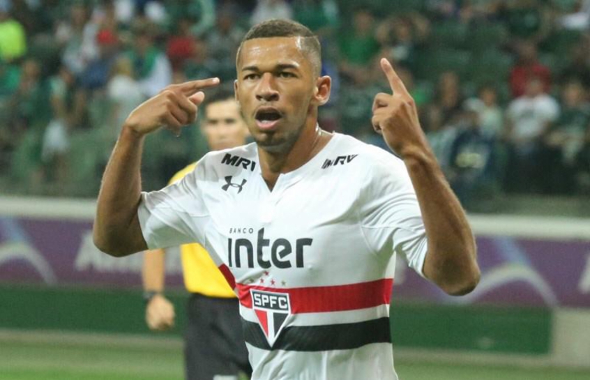 Fabinho se despede do São Paulo rumo ao Athletico