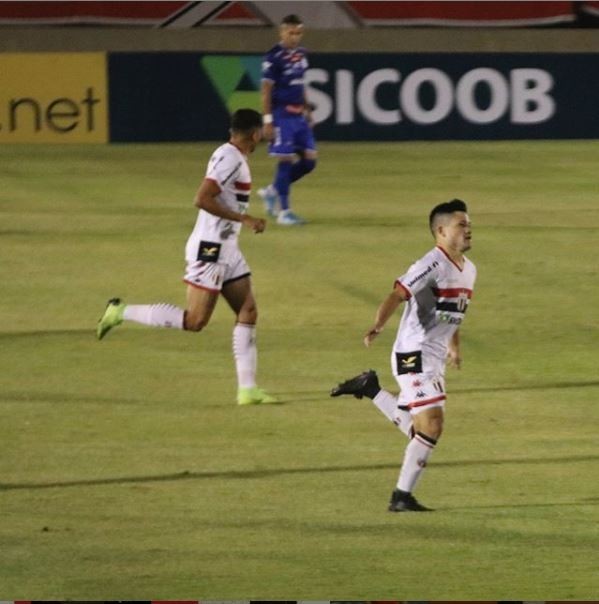 Com gols de Ronald, Botafogo-SP vence a primeira na S&eacute;rie B diante do Confian&ccedil;a