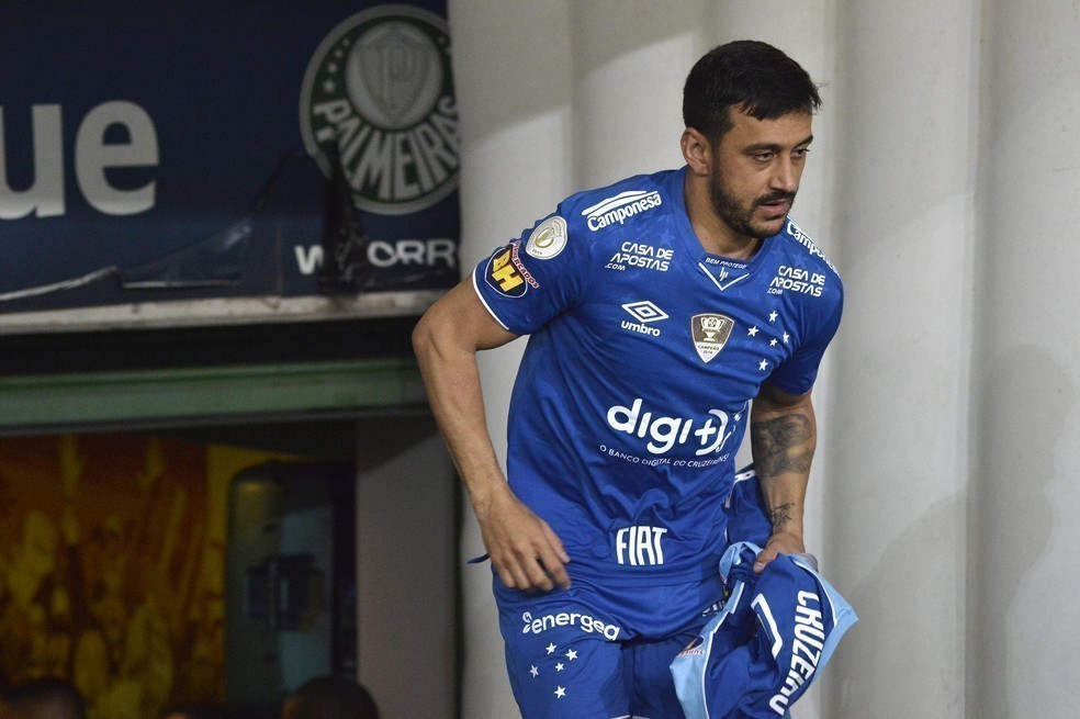 Gr&ecirc;mio anuncia Robinho e pode buscar tr&ecirc;s atacantes