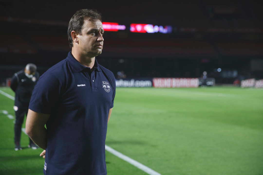 Red Bull Bragantino demite Felipe Conceição
