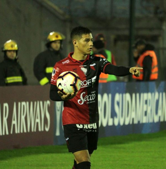 Flamengo entra na disputa por Alex Vigo