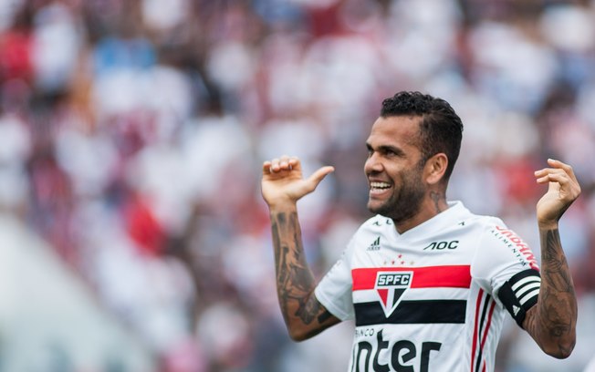 Daniel Alves no Flamengo? Braz quebra silêncio sobre o assunto