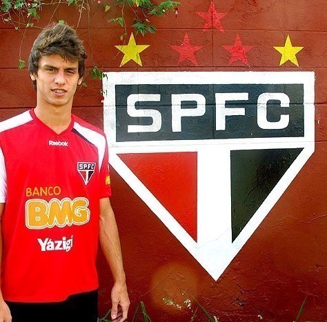 Parab&eacute;ns, Rodrigo Caio! Super zagueiro completa 27 anos