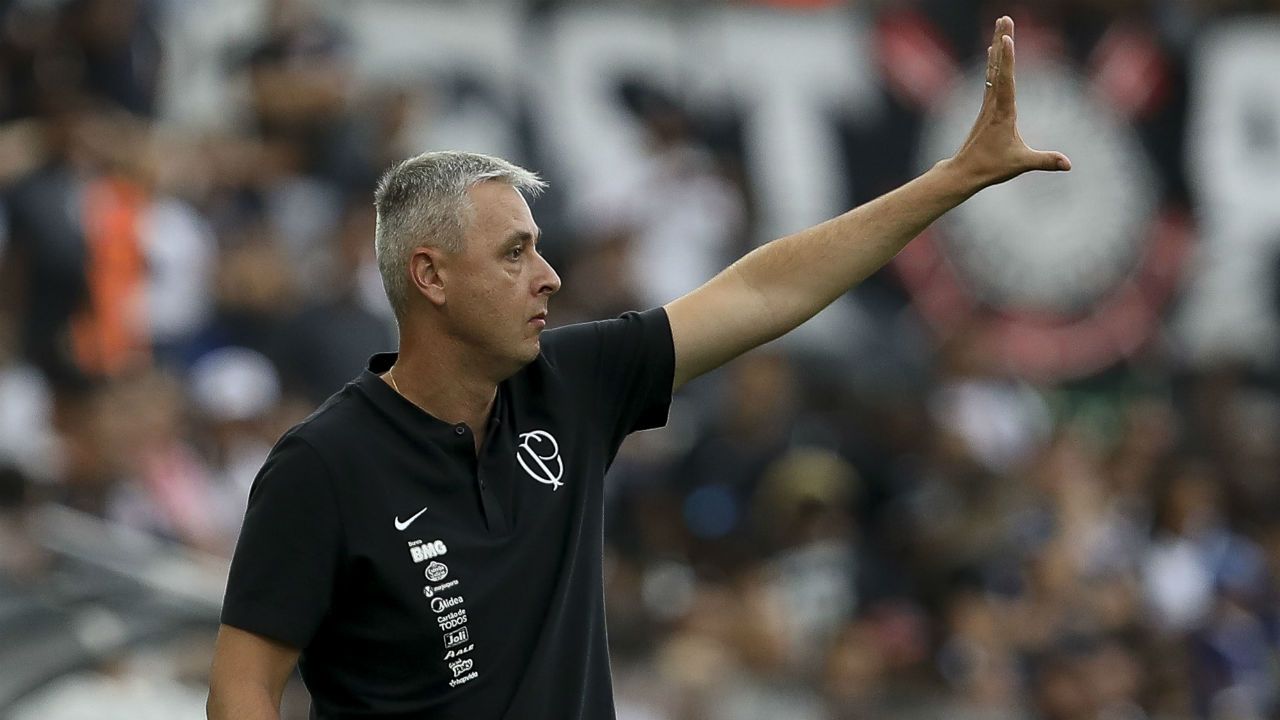 Tiago Nunes chama atenção para chances claras desperdiçadas: “Detalhes fazem a diferença”