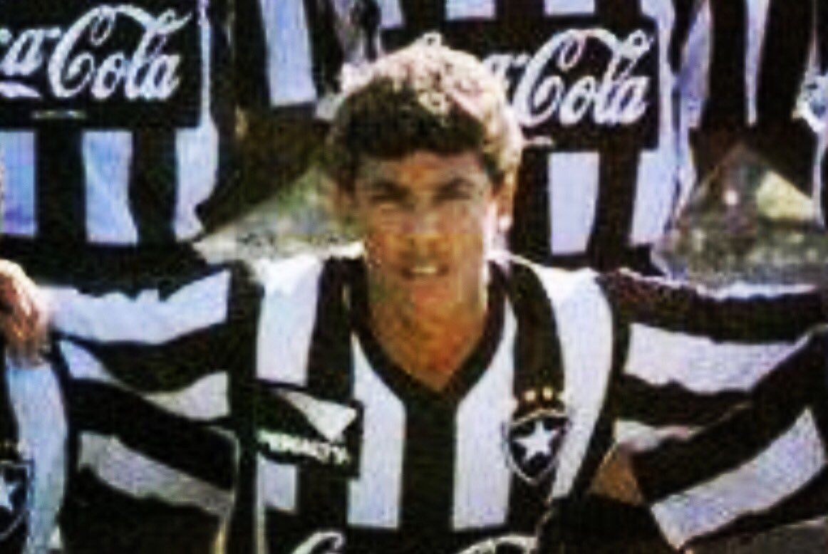 Parabéns, Djair! O ex volante completa 49 anos nesta segunda-feira (21)