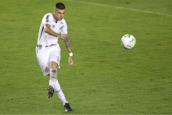 Jobson &eacute; destaque com boas estat&iacute;sticas no Santos e almeja a titularidade