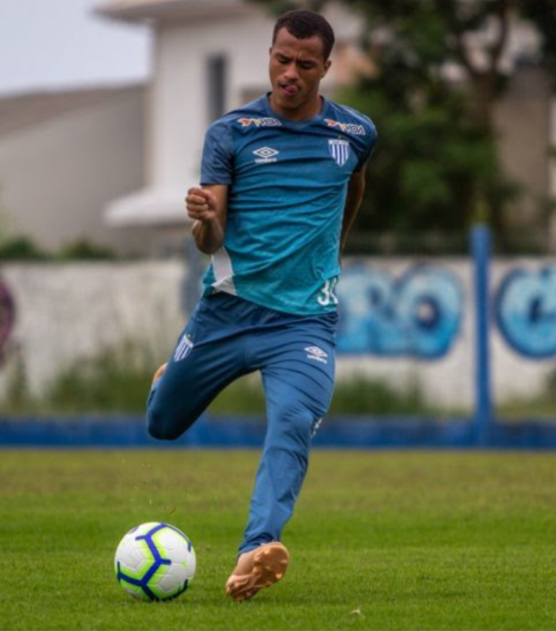 Felipe &lsquo;Badi&rsquo;, sobrinho de Rivaldo, chama aten&ccedil;&atilde;o em estreia no Ava&iacute;