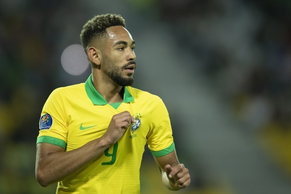 Tite anuncia corte de Gabriel Jesus e convoca&ccedil;&atilde;o de Matheus Cunha