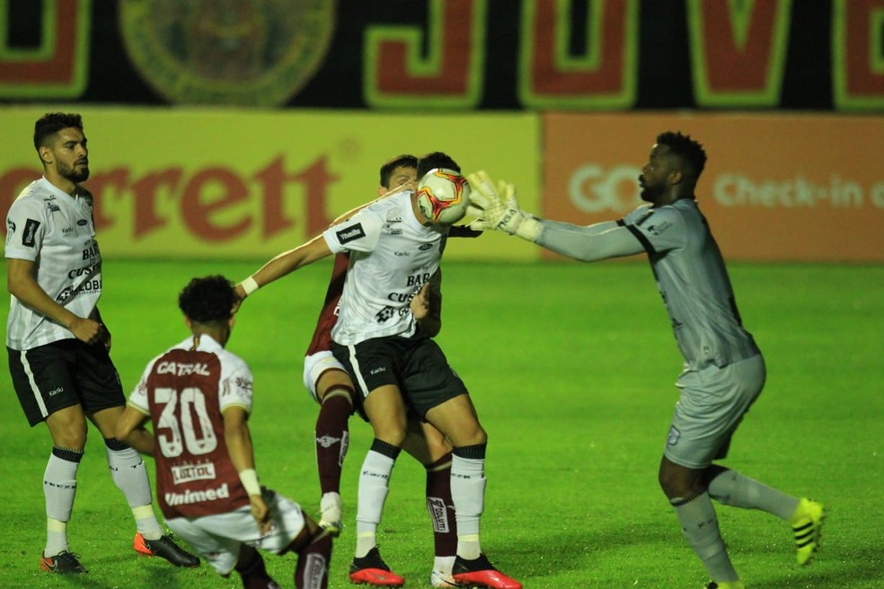 Vila Nova empata com Treze e fica longe da ponta