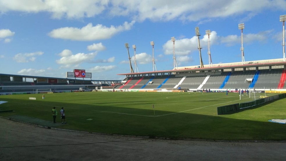 CSA abre o placar, tem um jogador expulso e Confian&ccedil;a consegue igualar