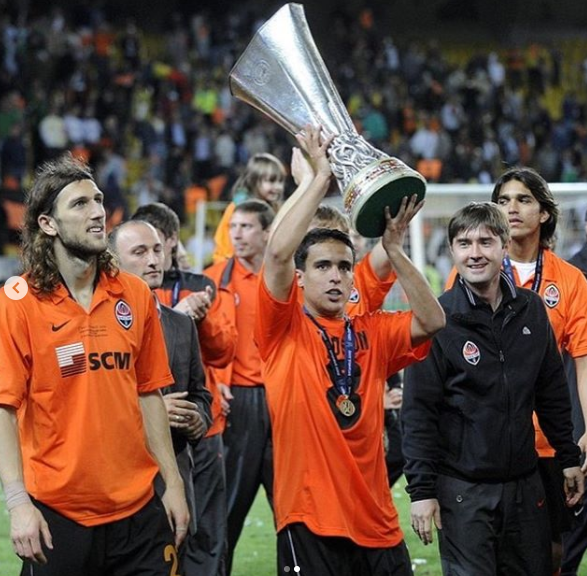 Parab&eacute;ns Jadson! O vitorioso meia completa 37 anos