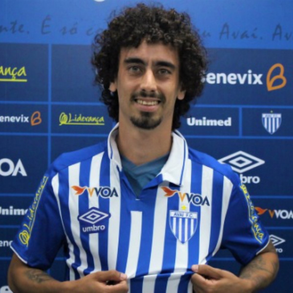 Parab&eacute;ns, Poko Pika! Vald&iacute;via completa 26 anos