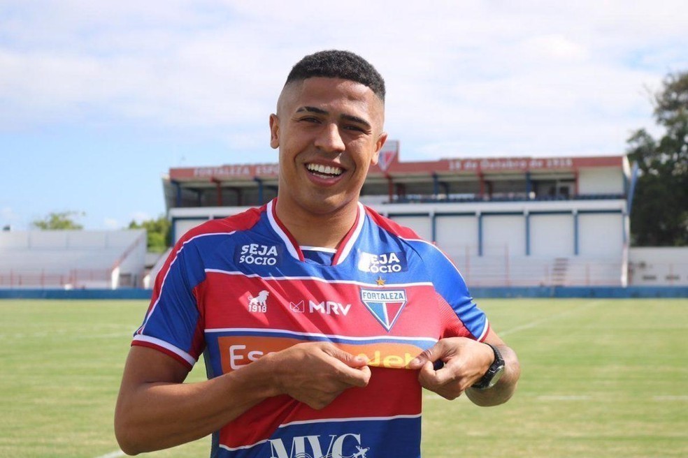Fortaleza anuncia contratação de Bérgson