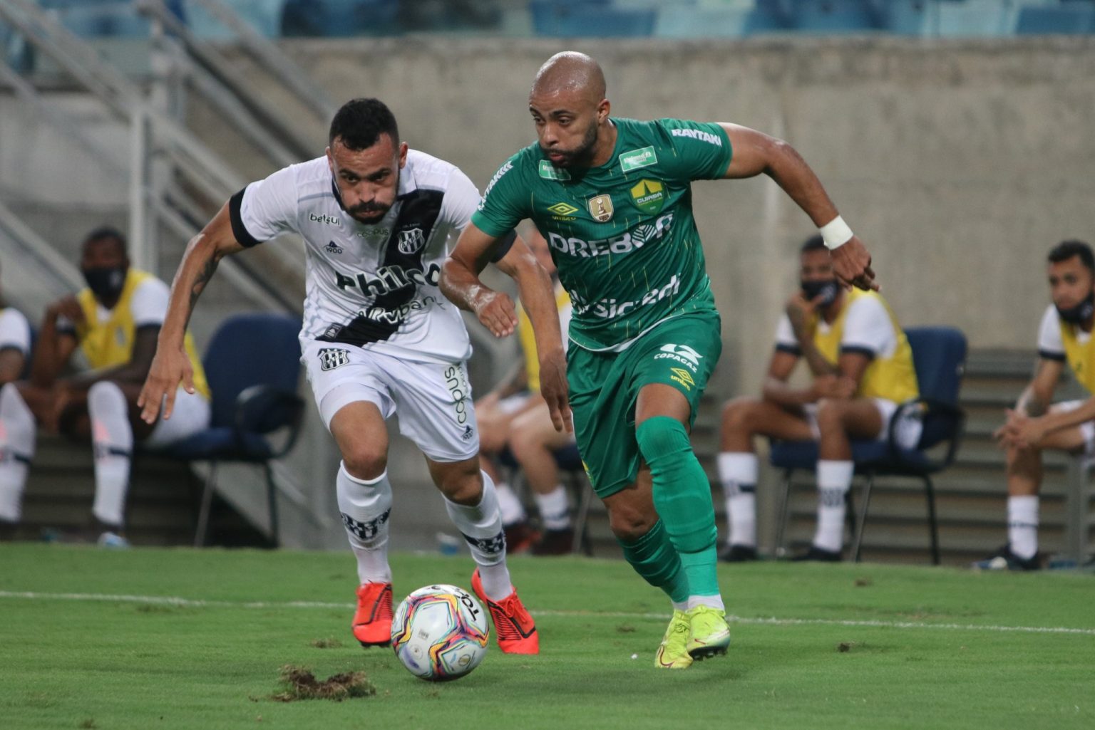 Cuiab&aacute; vence a Ponte Preta e se mant&eacute;m na lideran&ccedil;a da S&eacute;rie B