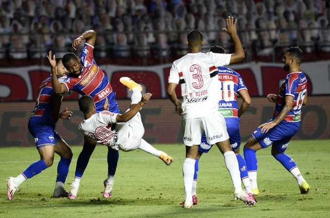 Em disputa de p&ecirc;naltis com 20 cobran&ccedil;as, S&atilde;o Paulo bate Fortaleza e avan&ccedil;a na Copa do Brasil