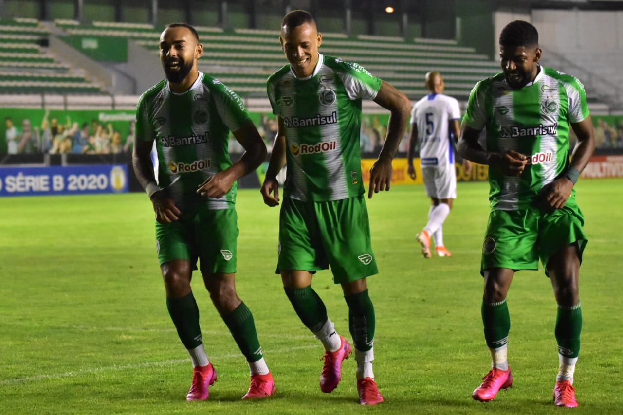 Juventude vence o Ava&iacute; com dois de Breno Lopes e cola no G4
