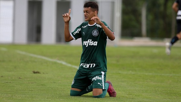 Palmeiras fecha com Carlos Matheus para o Sub-17