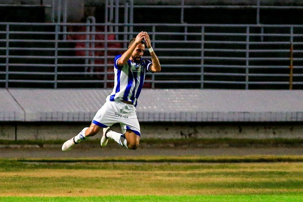 Paulo S&eacute;rgio, do CSA, n&atilde;o jogar&aacute; em outro time brasileiro em 2020