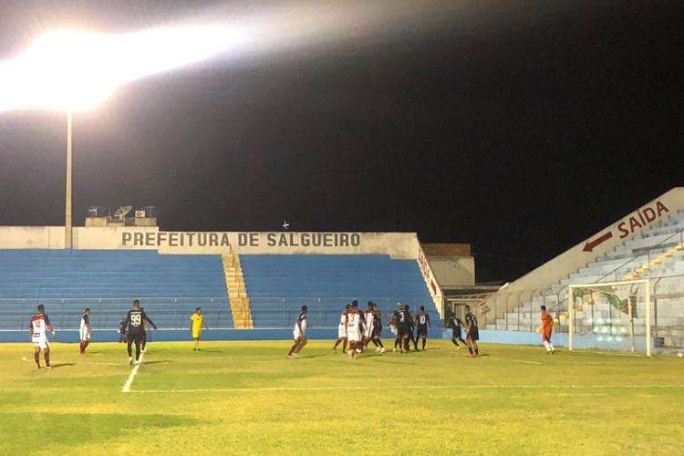 Contra Campinense, Salgueiro vence ap&oacute;s cinco jogos e volta ao G4 do Grupo 3 da S&eacute;rie D
