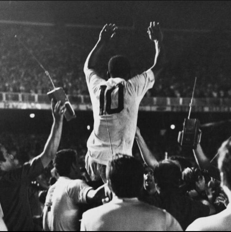 Parab&eacute;ns, Rei! Pel&eacute; faz 80 anos, mas quem ganha o presente &eacute; a gente