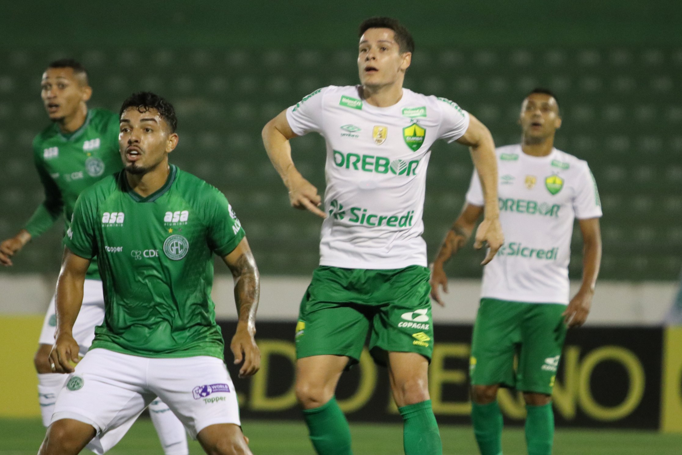 Em casa, Guarani tira invencibilidade do Cuiab&aacute; na S&eacute;rie B