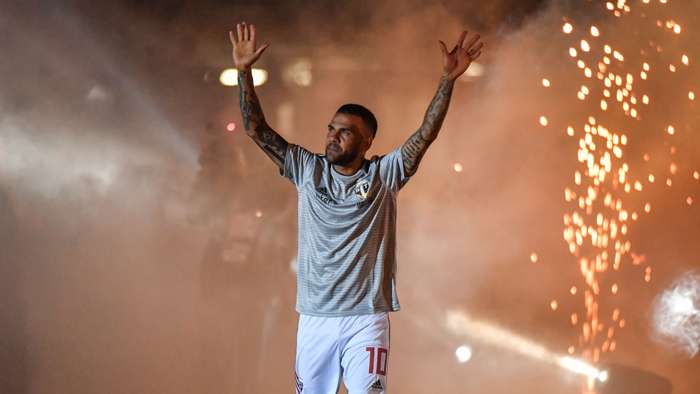 Valeu a pena? S&atilde;o Paulo rescinde com Daniel Alves