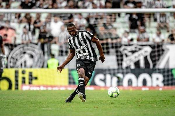 Luiz Ot&aacute;vio relembra gols no Brasileir&atilde;o 2019 e projeta repetir o feito no Cl&aacute;ssico-Rei da final