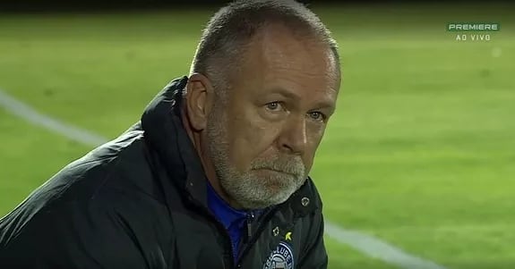 Mano Menezes assume responsabilidade por goleada