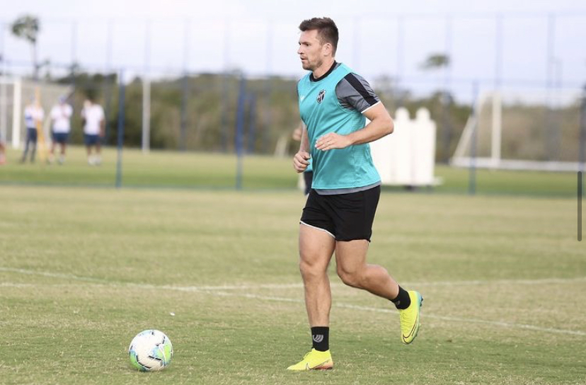 Em entrevista coletiva, Eduardo Brock relata sobre marcações do Ceará: “Estamos preocupados, o número de gols é altíssimos”