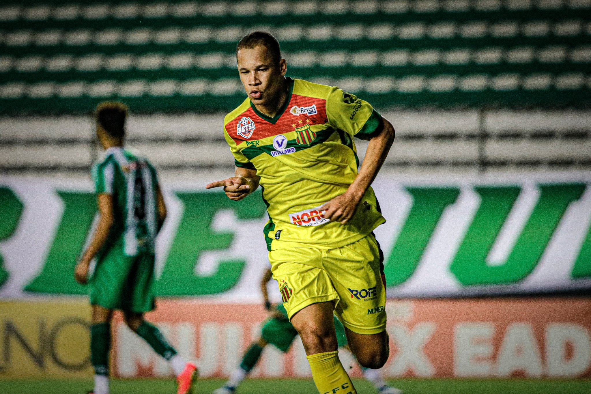 Sampaio Corrêa vence o Juventude com três gols de Caio Dantas