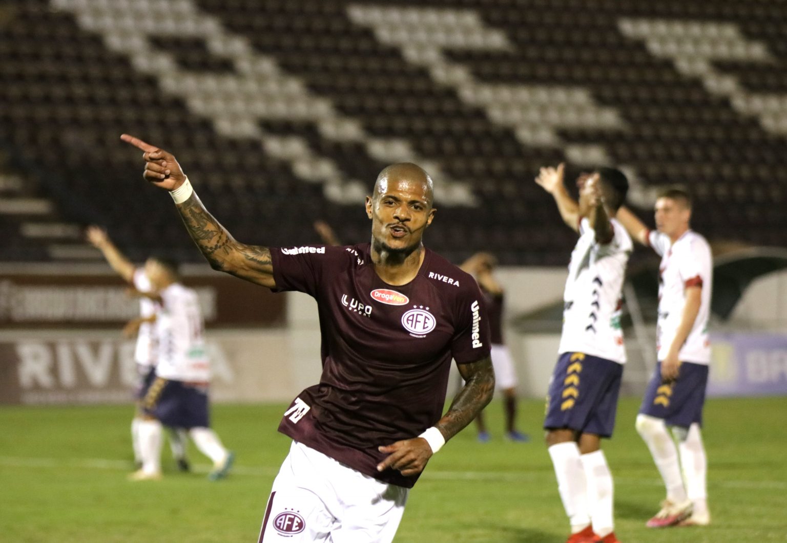 Ferrovi&aacute;ria atropela Toledo-PR e fica pr&oacute;xima da classifica&ccedil;&atilde;o na S&eacute;rie D