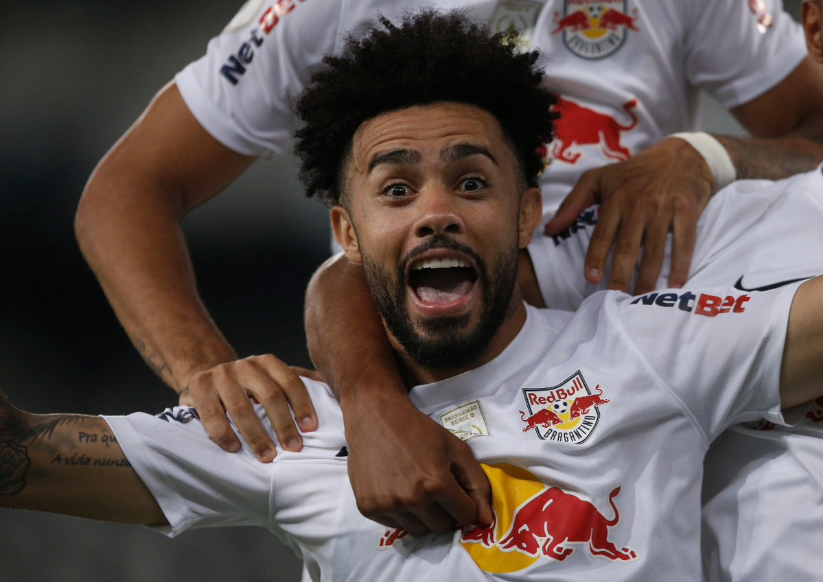 Claudinho exalta entrega do Red Bull Bragantino em vitória sobre Botafogo
