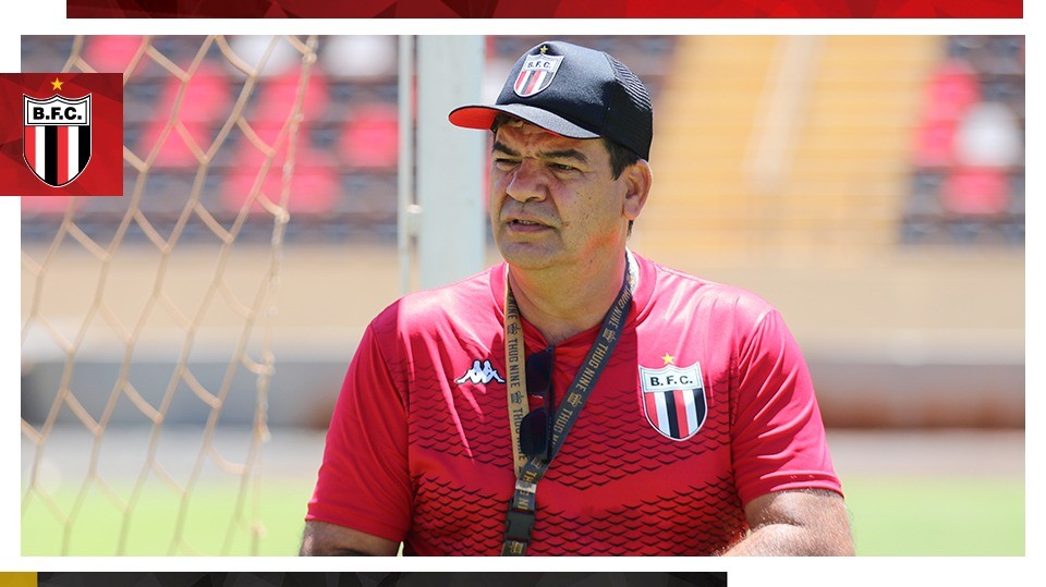 Ap&oacute;s derrota em casa, Moacir Junior pede refor&ccedil;os