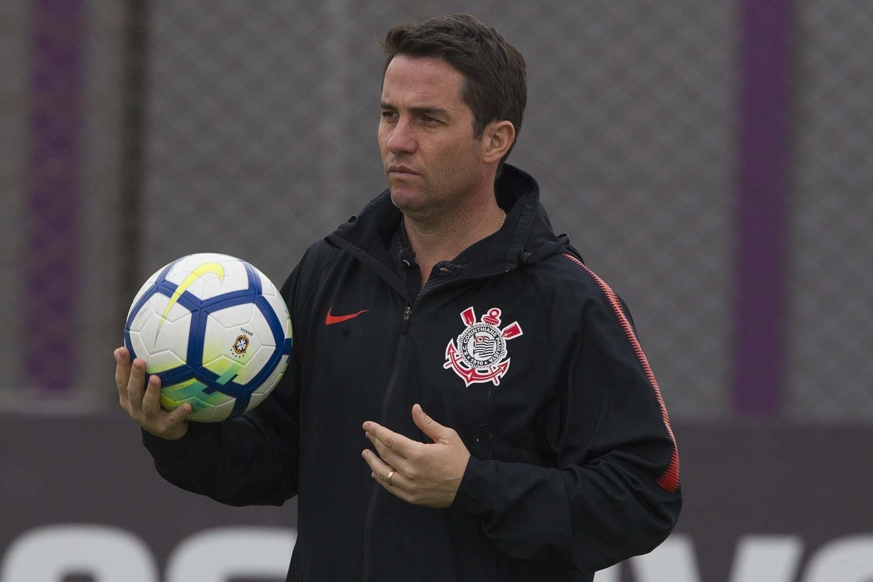 Corinthians comunica saída de Osmar Loss, que deve ir para o Internacional