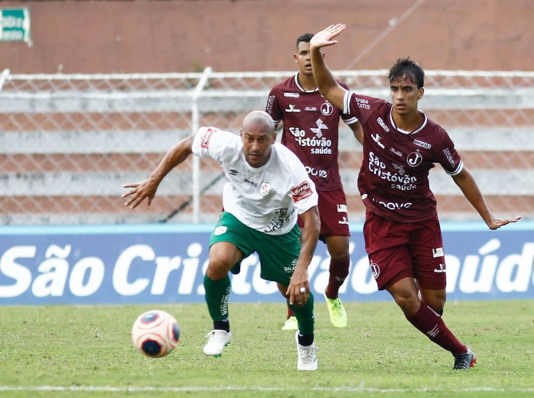 Portuguesa Santista vence e dificulta a vida da Juventus