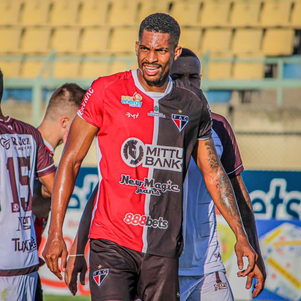 J&uacute;nior Batista fala pr&oacute;ximo jogo do Ferrovi&aacute;rio