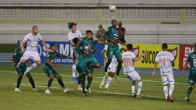 Paysandu acha gol de p&ecirc;nalti no final e empata com Manaus em casa