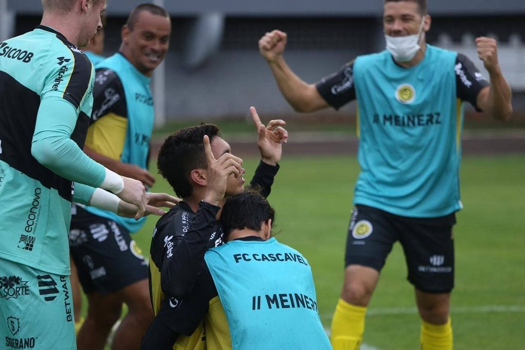 Cascavel bate Novorizontino e abre vantagem na S&eacute;rie D